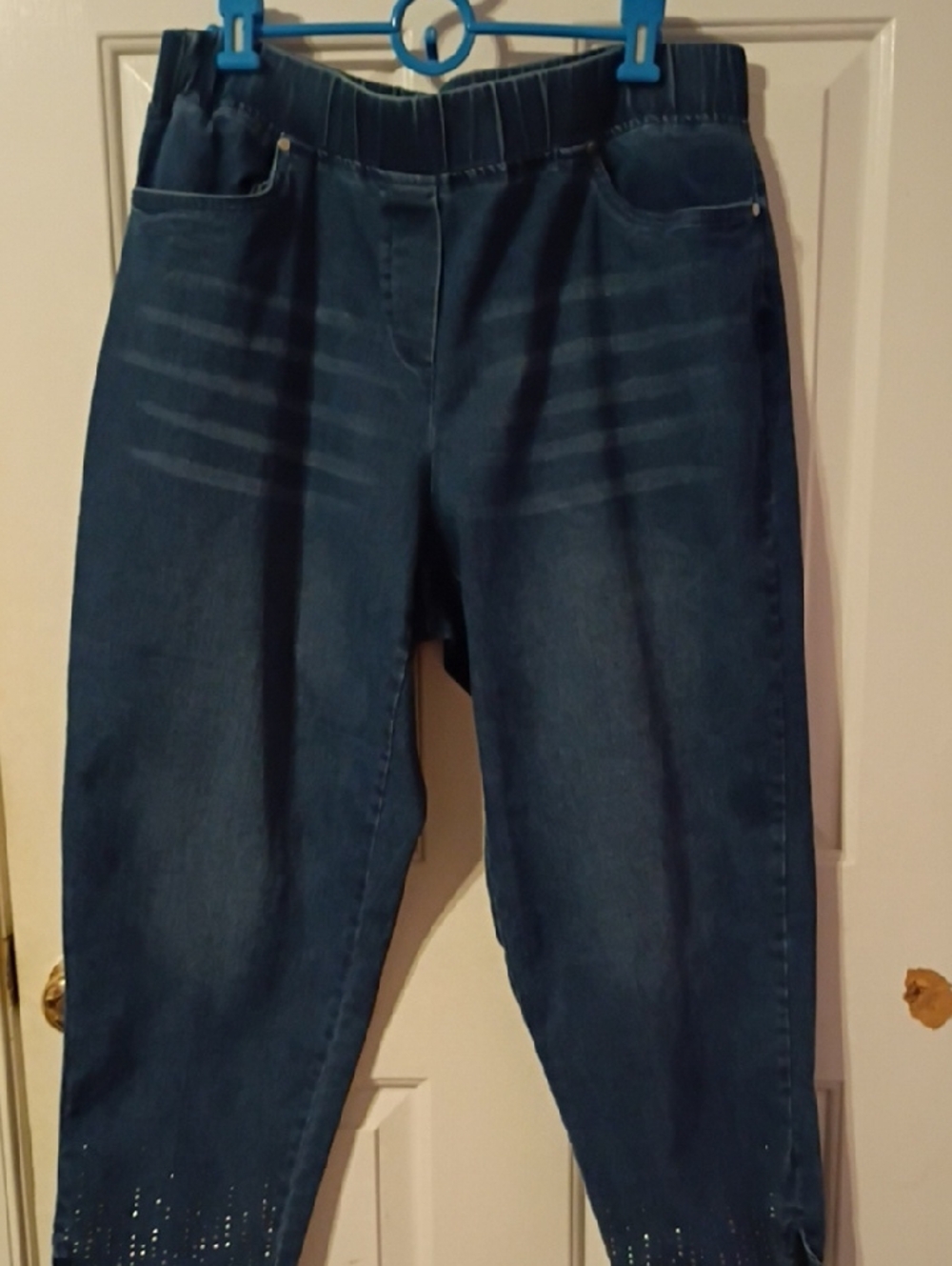 Alfred Diner Women’s Stretch Pull-On Jeans in Dark Blue